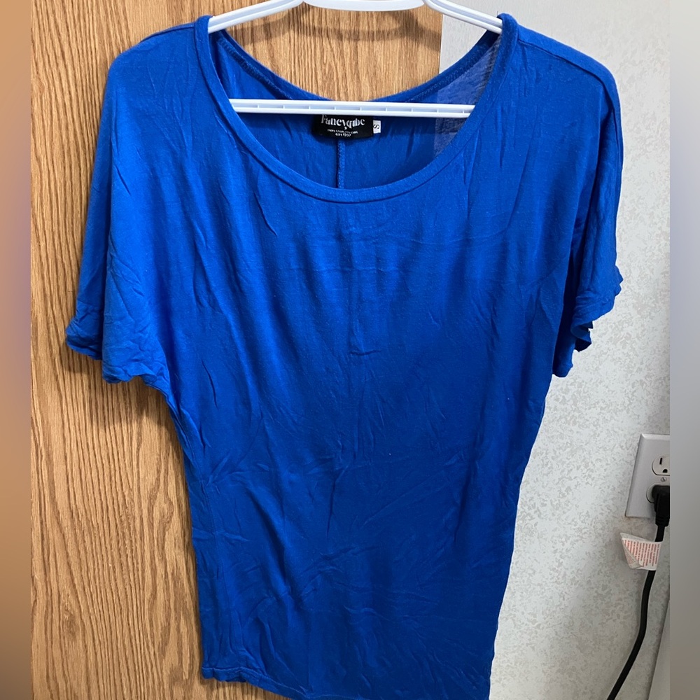 Women’s shirt, size small